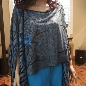 One size lightweight poly rayon capelet